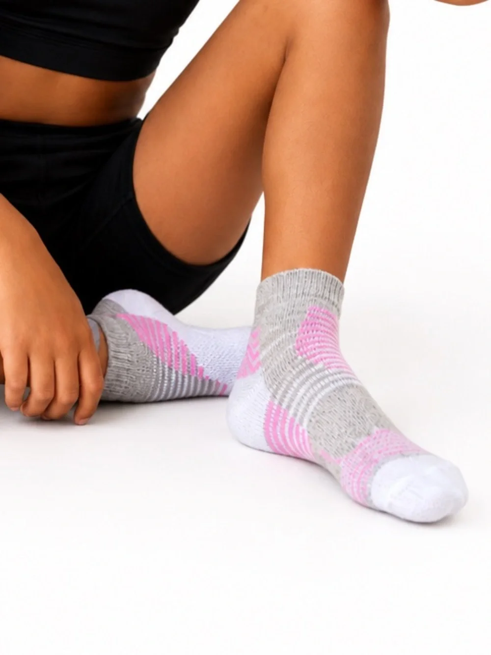 NWT Kids Pink & Gray Quarter Socks - Pack of One
